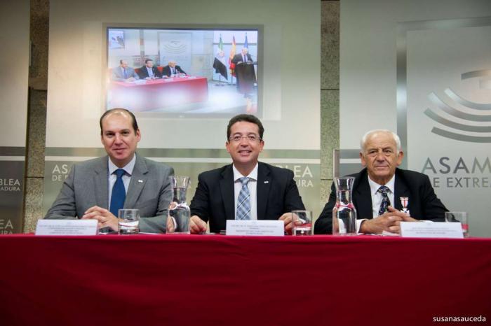 Hernández Carrón felicita a los donantes de sangre en su día regional tras el éxito de campañas anteriores