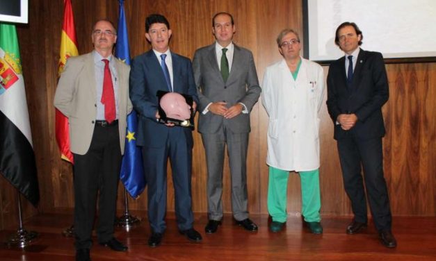Extremadura presenta un simulador facial único en el mundo para la formación de cirujanos maxilofaciales