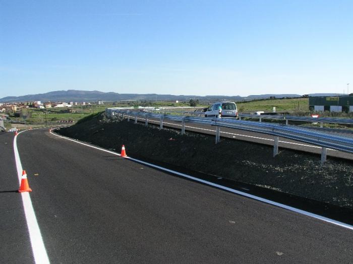 La Junta destina 13 millones de euros para mejorar el firme de doce carreteras de la comunidad autónoma