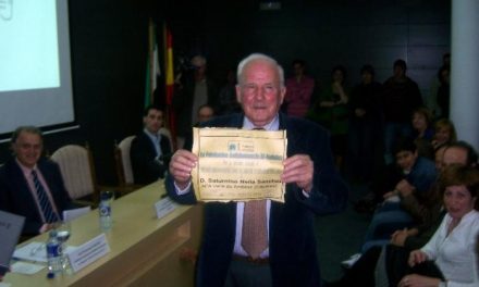 Saturnino Neila, de 78 años y vecino de Hervás, recibe el premio iberoamericano como cuidador del año 2007