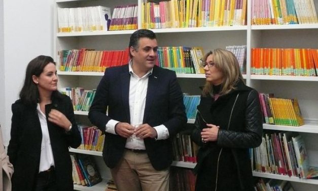 Teniente inaugura la nueva biblioteca de Coria en un edifico rehabilitado por alumnos de «Aprendizext»