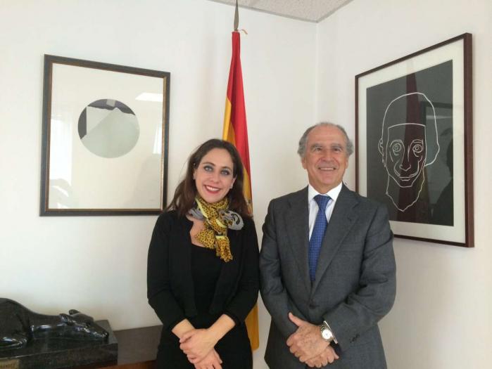 Muñoz presenta el Sistema de Garantía para mayores de 45 años al embajador español en Francia