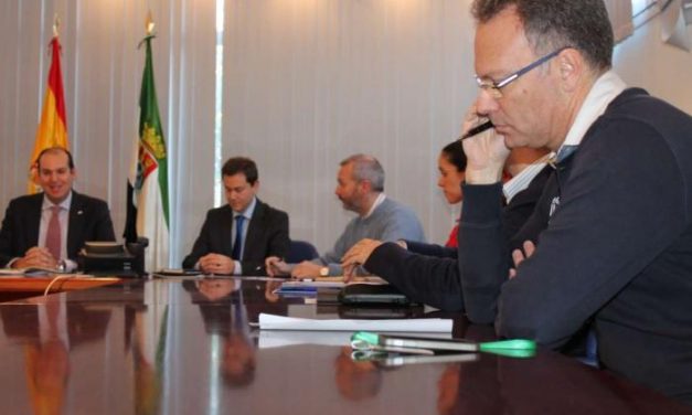 Hernández Carrón se reúne con la Comisión Fármaco-Terapéutica de la Hepatitis C para recabar sus propuestas