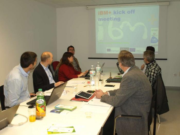El proyecto IBM Plus de formación a pymes arranca en Extremadura con una duración de 36 meses