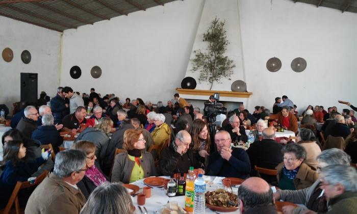 Más de 200 personas participan en la degustación de la Quincena del Aceite en Porto da Espada