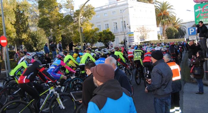 Cerca de 300 ciclistas participan en Valencia de Alcántara en la VIII Transcampiña Maratón