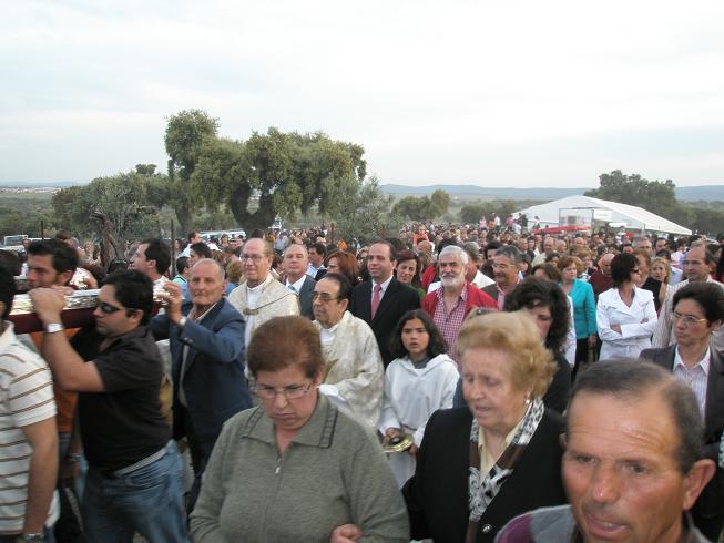 Alrededor de diez mil personas acompañaron a la patrona de Arroyo de la Luz en la tradicional romería