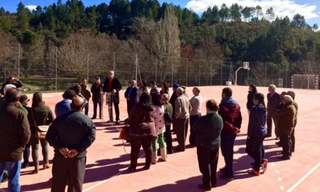 El director general de Deportes inaugura las nuevas instalaciones deportivas de Azabal y Pinofranqueado