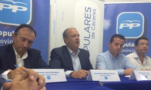 Pedro Caselles anima a los vecinos de Moraleja a interactuar en la campaña electoral del PP