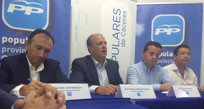 Pedro Caselles anima a los vecinos de Moraleja a interactuar en la campaña electoral del PP