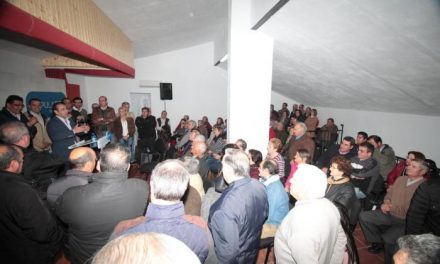Más de 150 dirigentes del PP se dan cita en Santa Cruz de Paniagua para mostrar su apoyo al alcalde