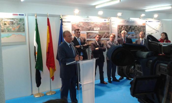 Monago destaca el aumento de participación en la Feria Internacional del Toro de Coria