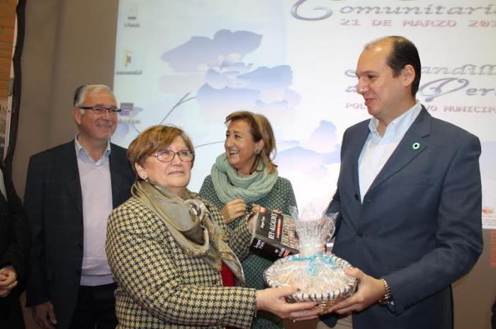 Hernández Carrón alaba el papel de las mujeres como garantes de la salud de la familia extremeña