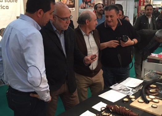 El consejero Echávarri visita Cinegética 2015 y destaca el impulso del Gobierno al sector de la caza y la pesca