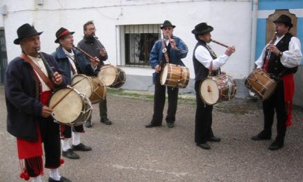 Unos 40 tamborileros de Extremadura participarán el sábado en un pasacalles en el municipio de Valdefuentes