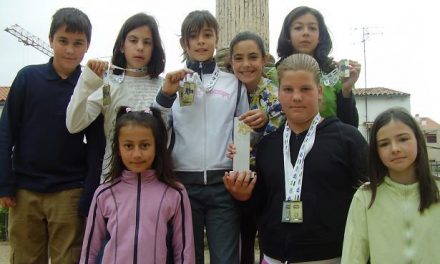 Un equipo de 10 alumnas del colegio Virgen de Argeme son campeonas de Extremadura en Deporte de Orientación