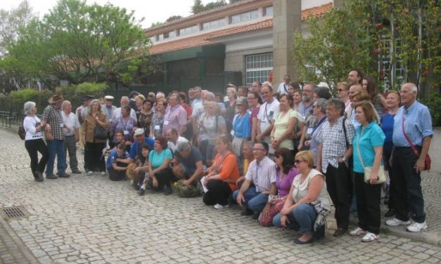 Más de una veintena de autocaravanas de la concentración de Moraleja visita Monsanto