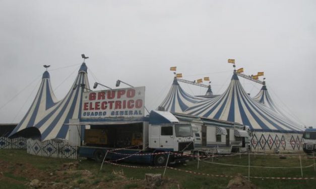 El Circo Coliseo acerca la magia del espectáculo a los vecinos de Moraleja durante el fin de semana