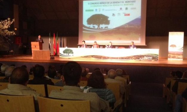 El consejero Echávarri destaca el ecosistema único de la dehesa e insta a trabajar en mejorarla