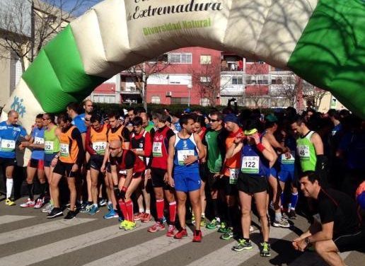 La Media Maratón Ciudad de Coria y el cross urbano congregan a más de 360 corredores