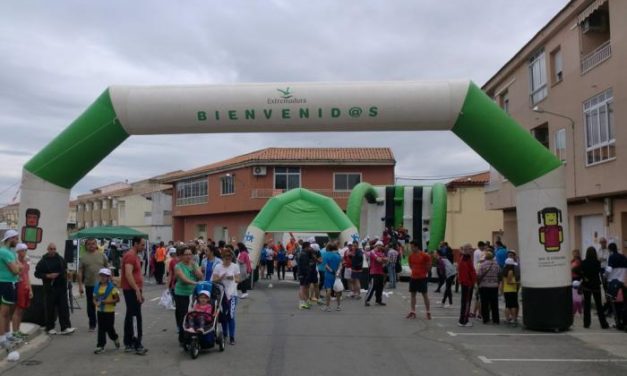 Más de dos centenares de corredores participan en la I Milla Urbana de Moraleja a favor de Cáritas