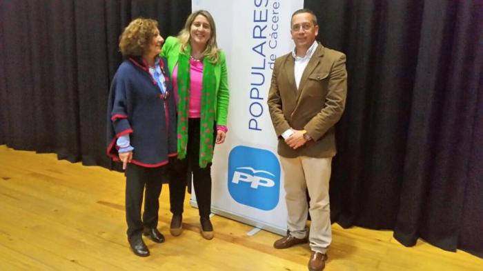 El PP apuesta por Laura Sandín como candidata a la alcaldía de Hoyos y reitera su apuesta por la transparencia