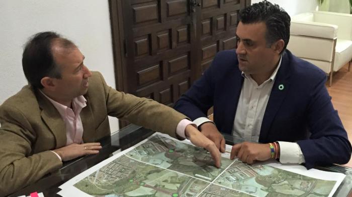 Ballestero confirma que este mismo año se mejorará el acceso a Coria desde la carretera de Montehermoso