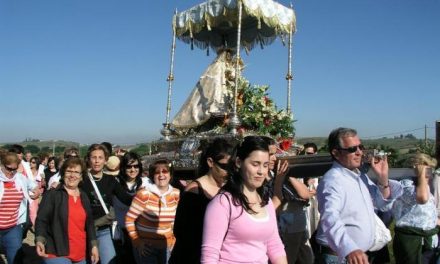 Cientos de personas acuden a la romería de Coria en honor a su patrona la Virgen de Argeme
