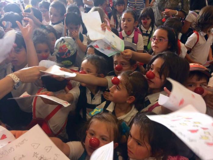Un centenar de escolares reivindica en Coria el Día Nacional del Niño Hospitalizado