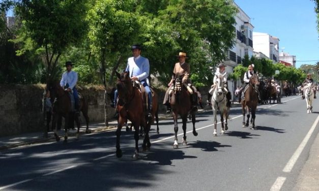 Más de medio centenar de carrozas participan en la romería de San Isidro de Valencia de Alcántara