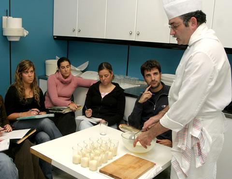 Alumnos de cocina participarán el próximo 25 de abril en una convivencia gastronómica en Moraleja