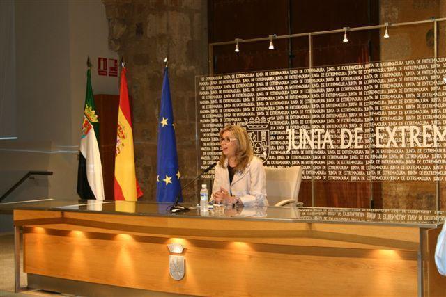 El Gobierno de Extremadura prevé cuatro comparecencias ante la prensa durante la jornada electoral