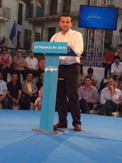 Pedro Caselles felicita públicamente a César Herrero y recuerda que «el pueblo es soberano»