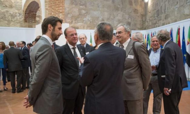 Monago mantiene un encuentro con los consejeros del Comercio Exterior de Francia