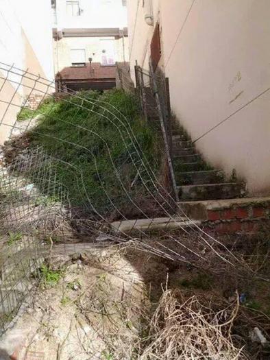 Las obras de mejora de las escaleras de la calle Cervantes de Coria concluirán en septiembre