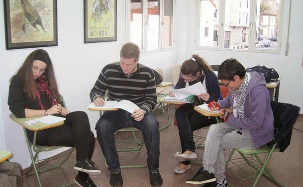 La Universidad Popular de Coria pone en marcha actividades formativas para mayores de 16 años