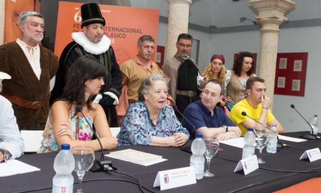 La secretaria general de Cultura, Miriam García Cabezas, reivindica el teatro popular extremeño