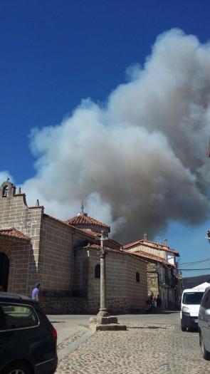 El Plan Infoex reactiva el nivel 1 de peligrosidad del incendio declarado este jueves en Acebo