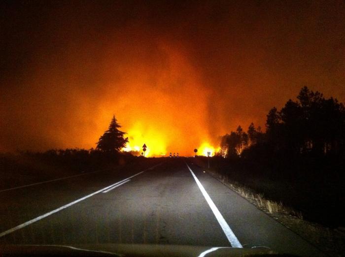 El alcalde de Perales del Puerto asegura que el incendio que afecta a Sierra de Gata ha sido intencionado