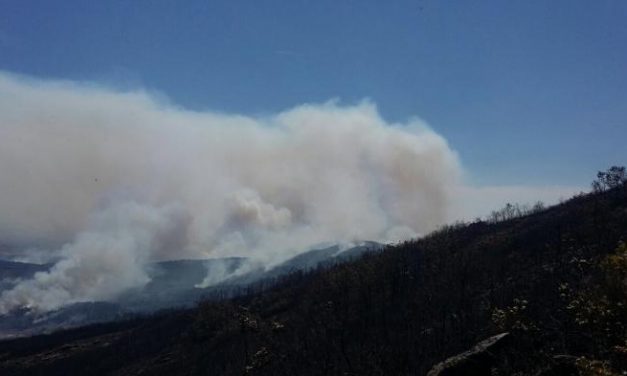 Se mantiene el Nivel 2 en el incendio de Sierra de Gata como medida de precaución
