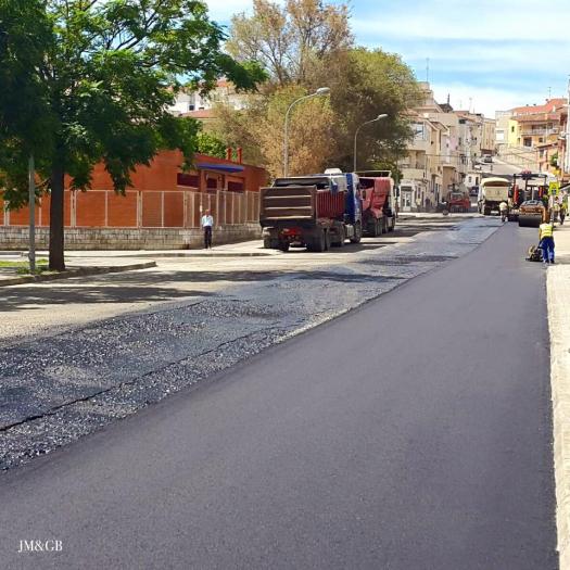 El Ayuntamiento de Coria realiza obras  para mejorar la accesibilidad y la imaden de varias calles