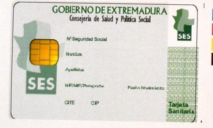 La Junta defenderá ante el ministerio de Sanidad la tarjeta sanitaria para inmigrantes irregulares