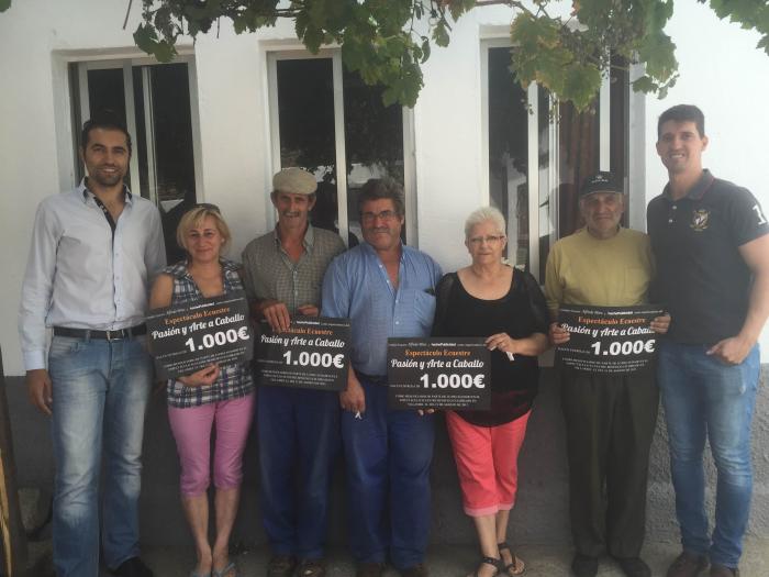 Un total de cuatro familias de Sierra de Gata recibe 1.000 euros procedentes del Festival Ecuestre de Villamiel