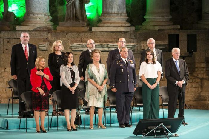 Las Medallas de Extremadura premian la superación, la cooperación y la promoción cultural