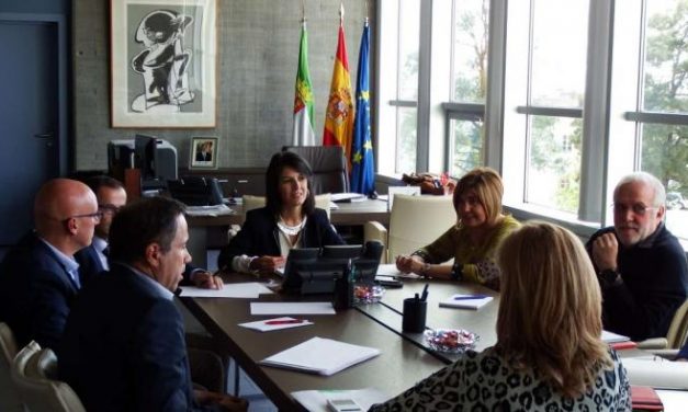 La Junta de Extremadura y las diputaciones provinciales perfilan el Plan de Empleo Social