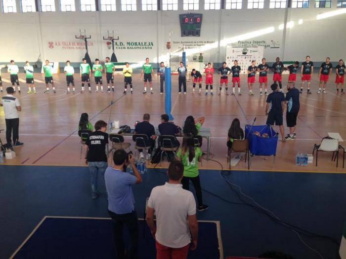 Cerca de medio millar de personas asistió este viernes al Torneo Sierra de Gata Superliga de Voleibol