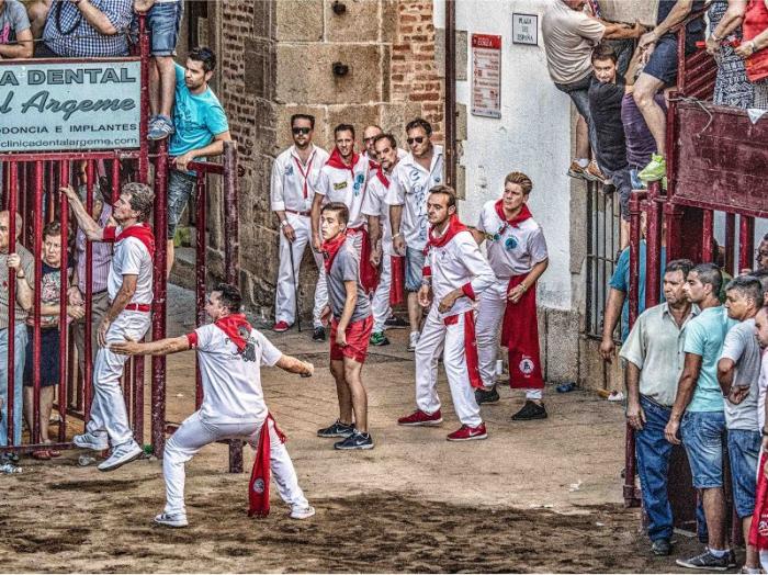 El Otoño Cultural de Coria destaca las fiestas de San Juan con una exposición fotográfica