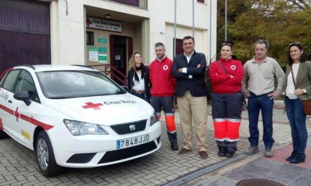 El Gobierno de España entrega a Cruz Roja de Coria un nuevo turismo para facilitar su labor