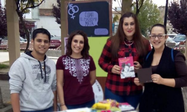 Juventudes Socialistas de Coria ofrece información sobre igualdad de género y discriminación sexual