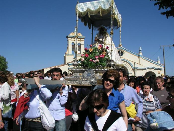 Los caurienses trasladan a la Virgen de Argeme, patrona de Coria, desde el santuario hasta la catedral